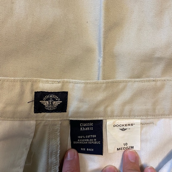 Classic Khakis Dockers - Picture 2 of 2